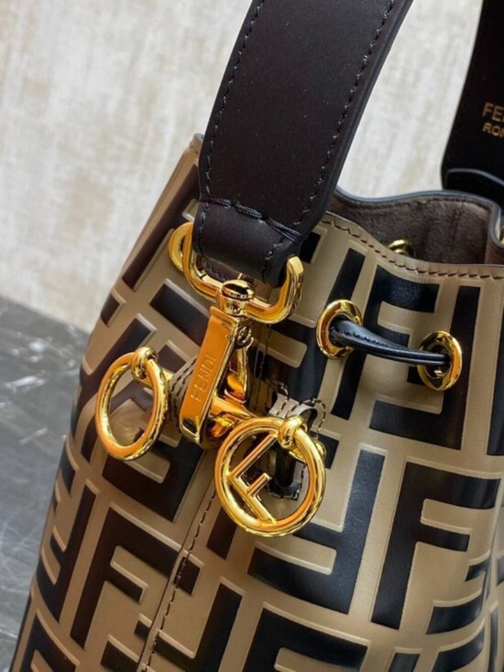 Fendi Mon Tresor Mini Bucket Bag Leather Log Monogram Brown - Picture 6 of 8